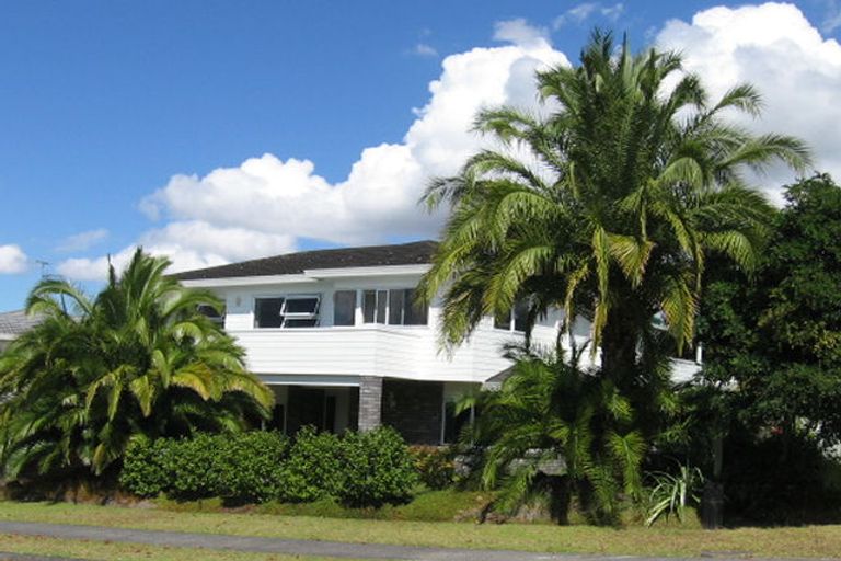 Photo of property in 29 Whiting Grove, West Harbour, Auckland, 0618