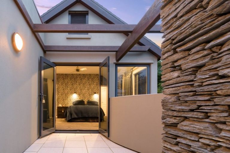 Photo of property in 85 Marine Parade, Mount Maunganui, 3116