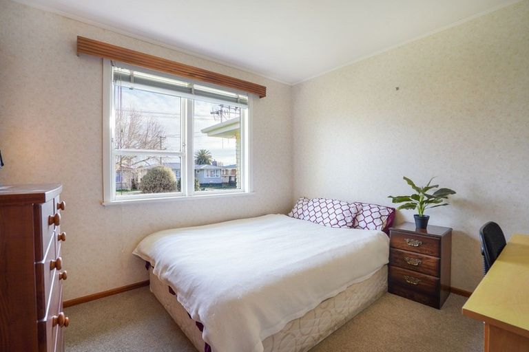 Photo of property in 39 Tararua Terrace, Cloverlea, Palmerston North, 4412