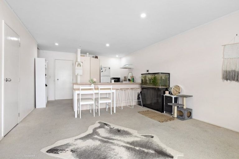 Photo of property in 28/8 Girton Terrace, Mount Cook, Wellington, 6021