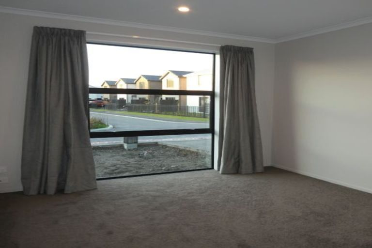 Photo of property in 48 Miromiro Street, Broomfield, Christchurch, 8042