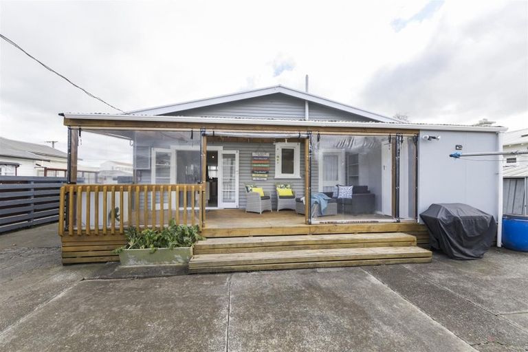 Photo of property in 28 Hair Street, Marton, 4710