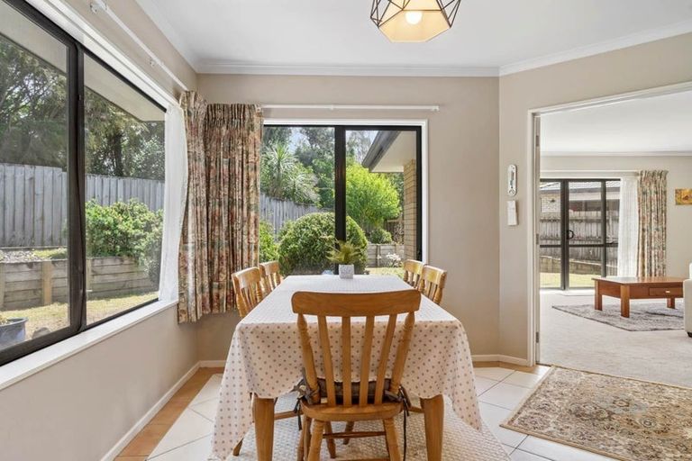 Photo of property in 90 Buscomb Avenue, Henderson, Auckland, 0610