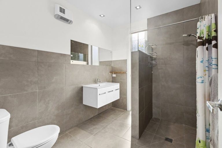 Photo of property in 83 Rob Roy Lane, Wanaka, 9305