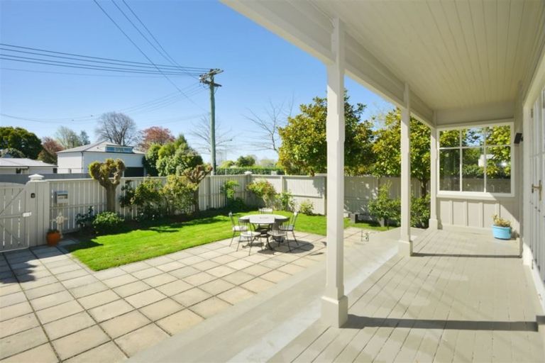 Photo of property in 18 Daresbury Lane, Fendalton, Christchurch, 8014