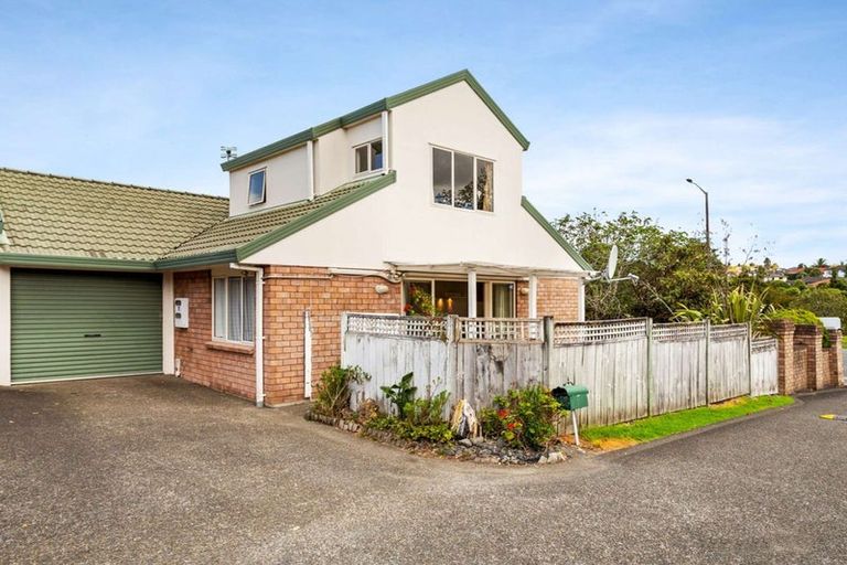 Photo of property in 11a Central Park Drive, Te Atatu South, Auckland, 0610