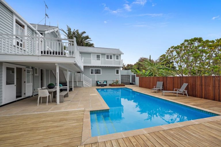 Photo of property in 30 Maritime Terrace, Birkenhead, Auckland, 0626