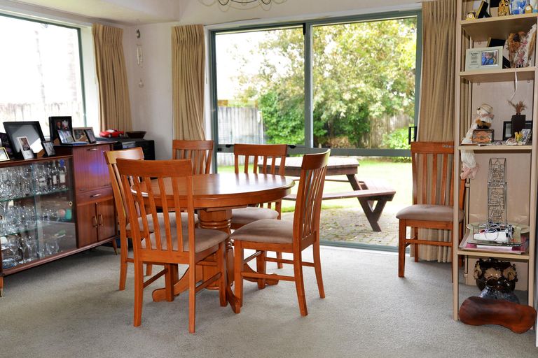 Photo of property in 8 Aristoy Close, Conifer Grove, Takanini, 2112