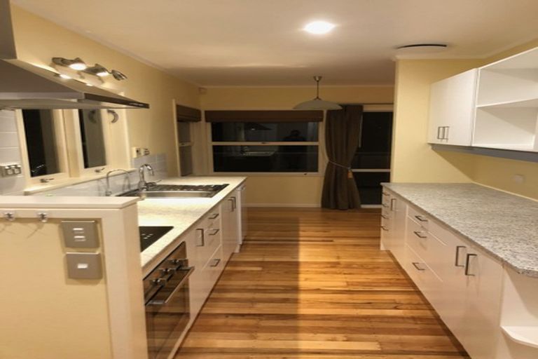 Photo of property in 2/26 Coroglen Avenue, Birkenhead, Auckland, 0626