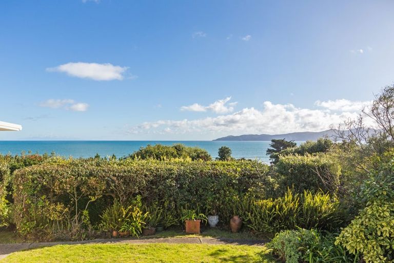 Photo of property in 13 Kohutuhutu Road, Raumati Beach, Paraparaumu, 5032