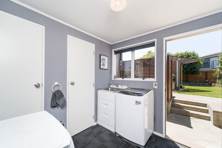Photo of property in 3 Gainsborough Grove, Highbury, Palmerston North, 4412