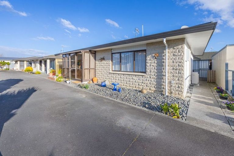 Photo of property in 2/6 King Street, Taradale, Napier, 4112