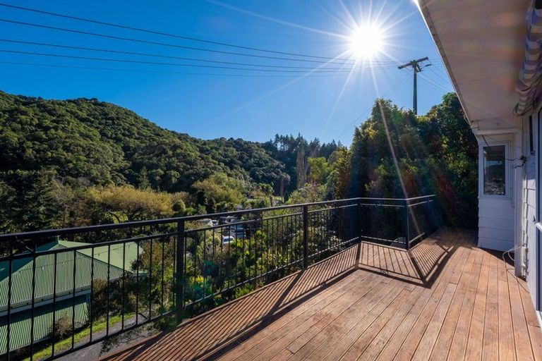 Photo of property in 3 Suffolk Street, Picton, 7220