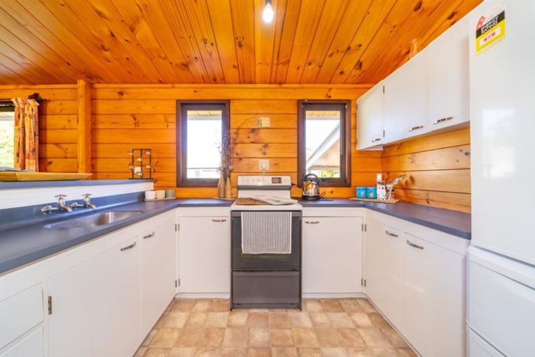 Photo of property in 10 Jasper Grove, Birchville, Upper Hutt, 5018