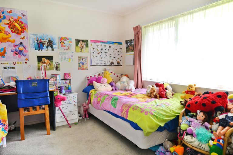 Photo of property in 8 Aristoy Close, Conifer Grove, Takanini, 2112