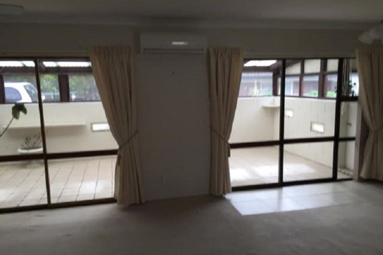 Photo of property in 2/54 Ray Small Drive, Pahurehure, Papakura, 2113