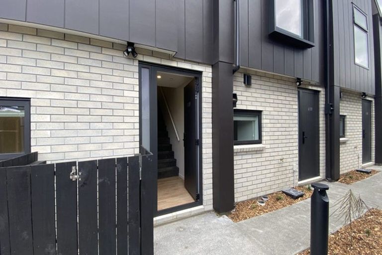 Photo of property in 5/109 Taikata Road, Te Atatu Peninsula, Auckland, 0610