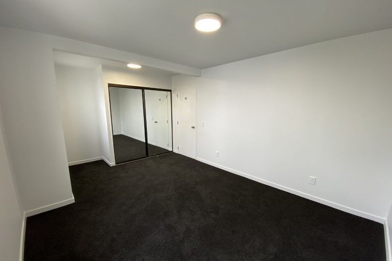 Photo of property in 12a Lawson Place, Mount Victoria, Wellington, 6011