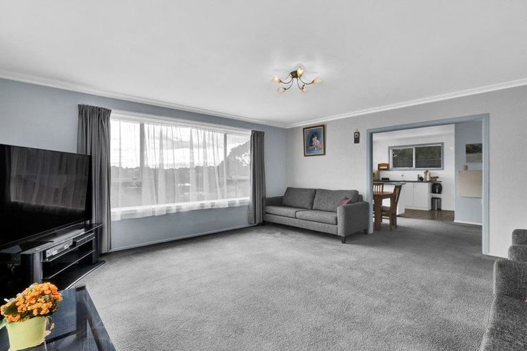 Photo of property in 15 Shaldon Crescent, Blagdon, New Plymouth, 4310