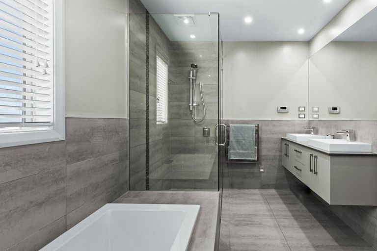 Photo of property in 12 Spur Road, Havelock North, 4130