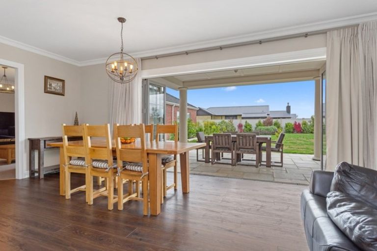 Photo of property in 121 Saint Kilda Road, Cambridge, 3434