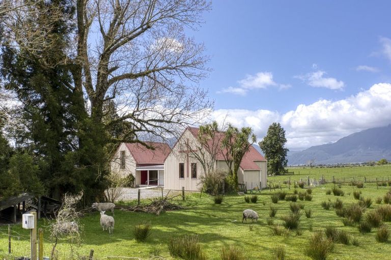 Photo of property in 86 Wanganui Flat Road, Harihari, 7884