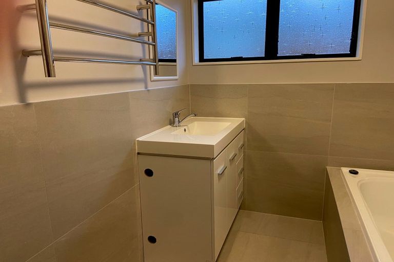 Photo of property in 11a Balmain Road, Birkenhead, Auckland, 0626