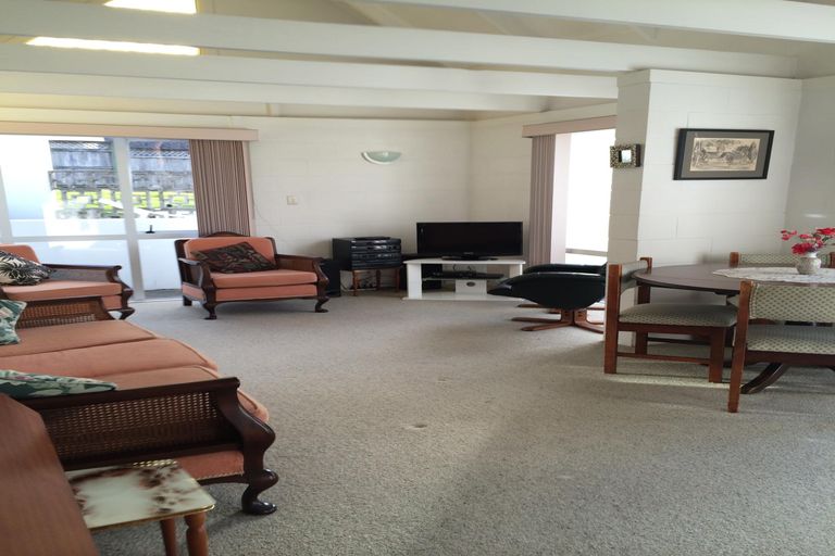 Photo of property in 3/20 Selwyn Road, Cockle Bay, Auckland, 2014