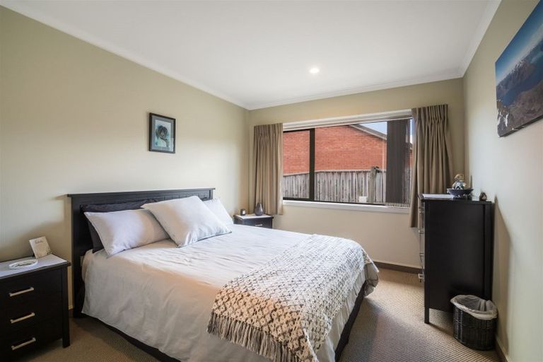 Photo of property in 6 Aotea Drive, Aotea, Porirua, 5024