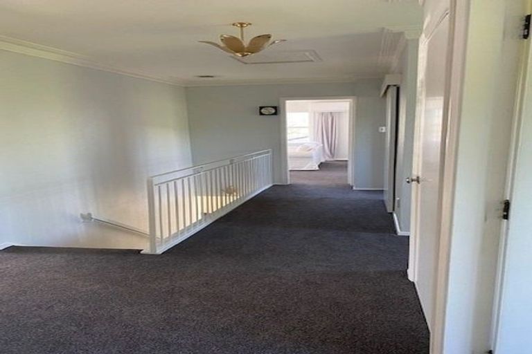 Photo of property in 21 Saint Edmund Crescent, Tawa, Wellington, 5028