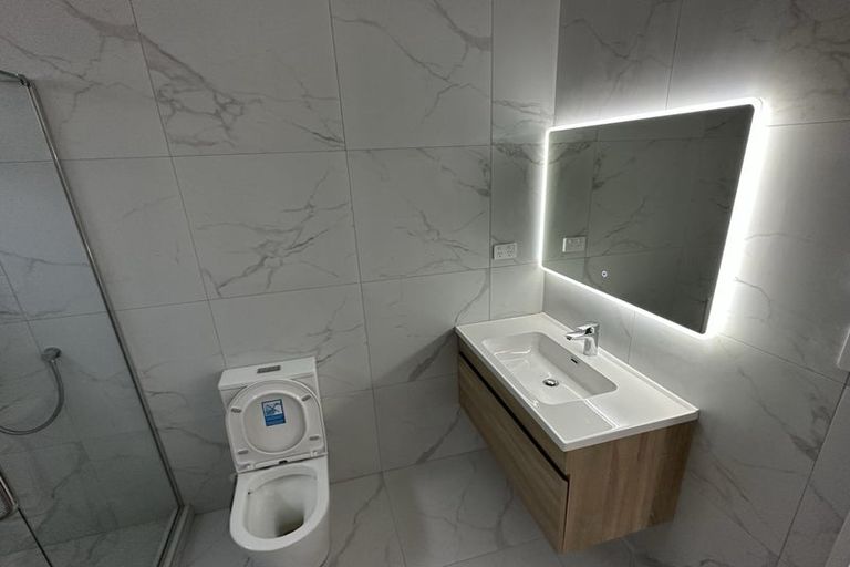 Photo of property in 16 Pohewa Road, Silverdale, 0932