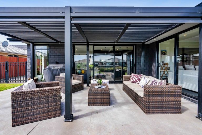 Photo of property in 15 Waitaha Place, Bell Block, New Plymouth, 4312