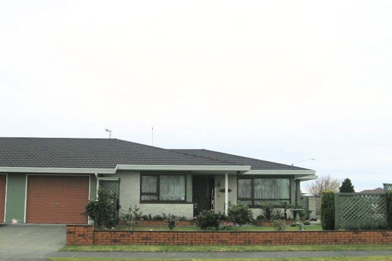 Photo of property in 37 Mckeefry Avenue, Greenmeadows, Napier, 4112