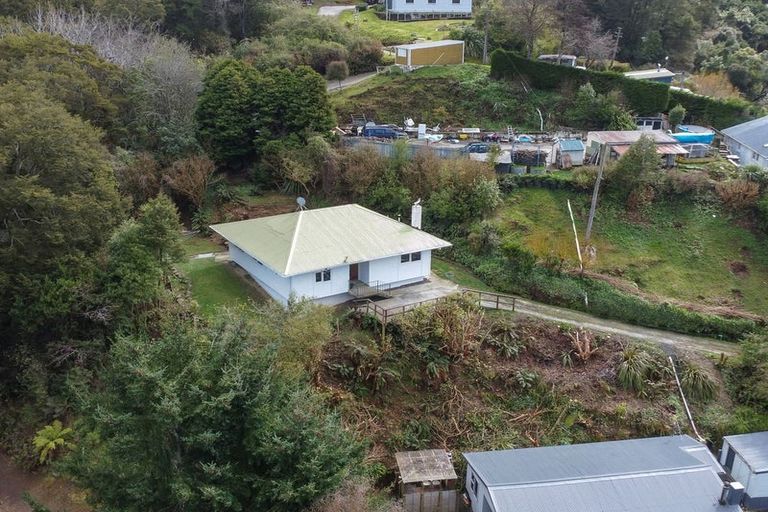 Photo of property in 11 Morepork Lane, Waipori Falls, Outram, 9073