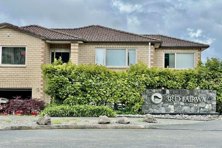 Photo of property in 76 Laurel Oak Drive, Schnapper Rock, Auckland, 0632