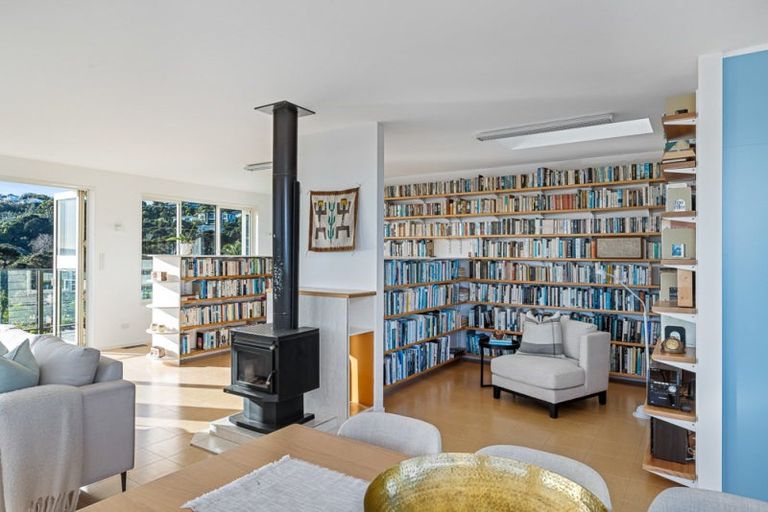 Photo of property in 52 Beauvoir Avenue, Matakatia, Whangaparaoa, 0930