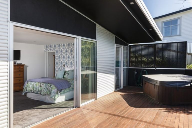 Photo of property in 101 Mount Pleasant Road, Mount Pleasant, Christchurch, 8081