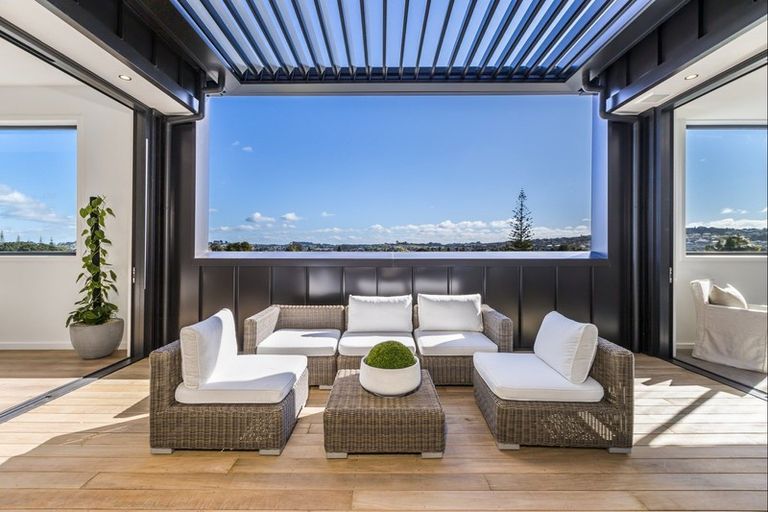 Photo of property in 7/14 Tamariki Avenue, Orewa, 0931