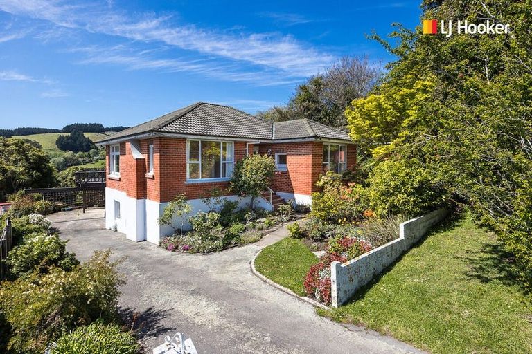 Photo of property in 1 Featherston Street, Macandrew Bay, Dunedin, 9014
