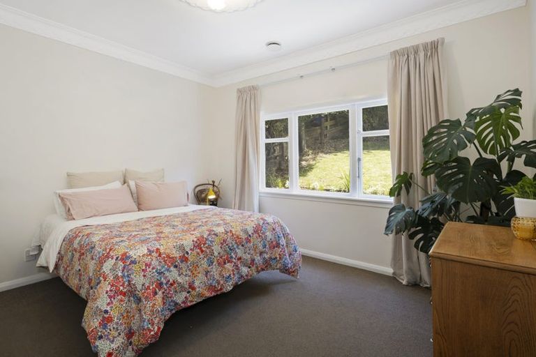 Photo of property in 22 Ranui Crescent, Khandallah, Wellington, 6035