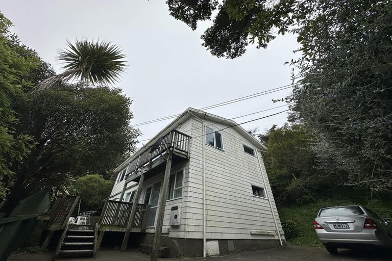Photo of property in 31b Omega Street, Newlands, Wellington, 6037
