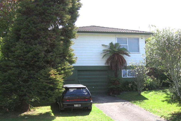 Photo of property in 5 Temuri Place, Glendene, Auckland, 0602