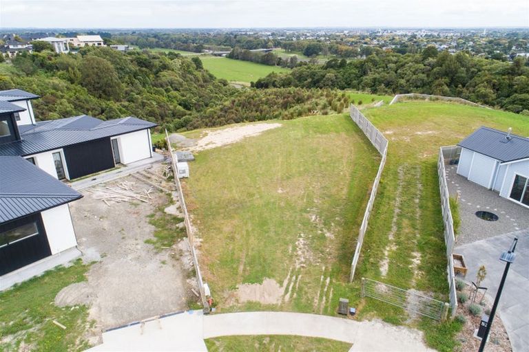 Photo of property in 73 Vaucluse Heights, Fitzherbert, Palmerston North, 4410