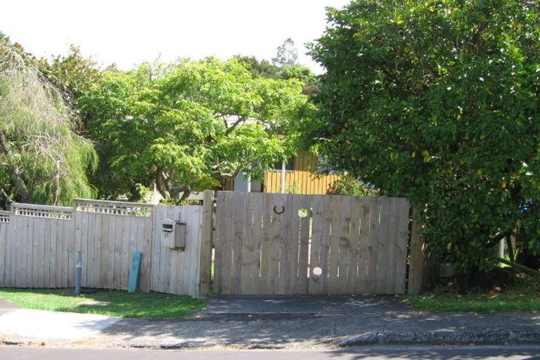 Photo of property in 17 Relko Crescent, Torbay, Auckland, 0630