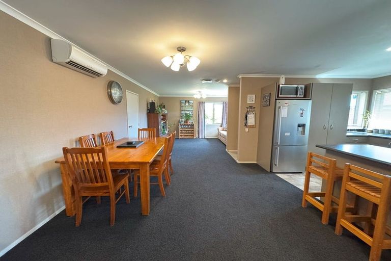 Photo of property in 10 Almond Grove, Feilding, 4702