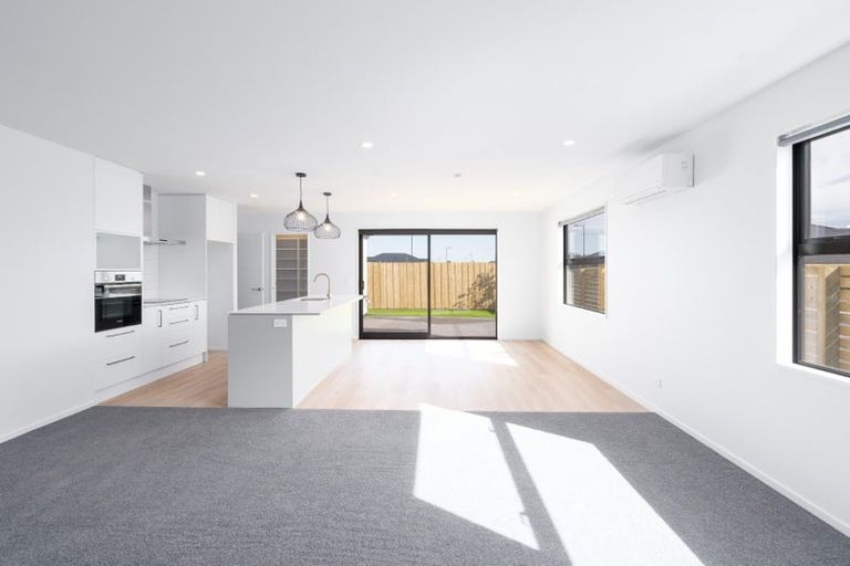 Photo of property in 16 Maple Lane, Huapai, Kumeu, 0810