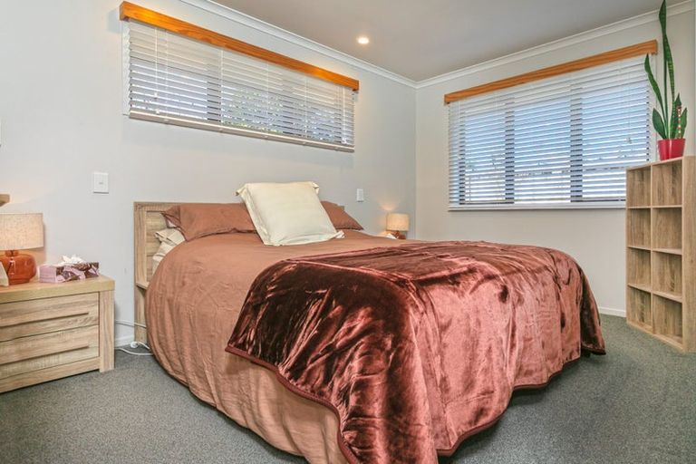 Photo of property in 136 Golden Shore Place, Coromandel, 3506
