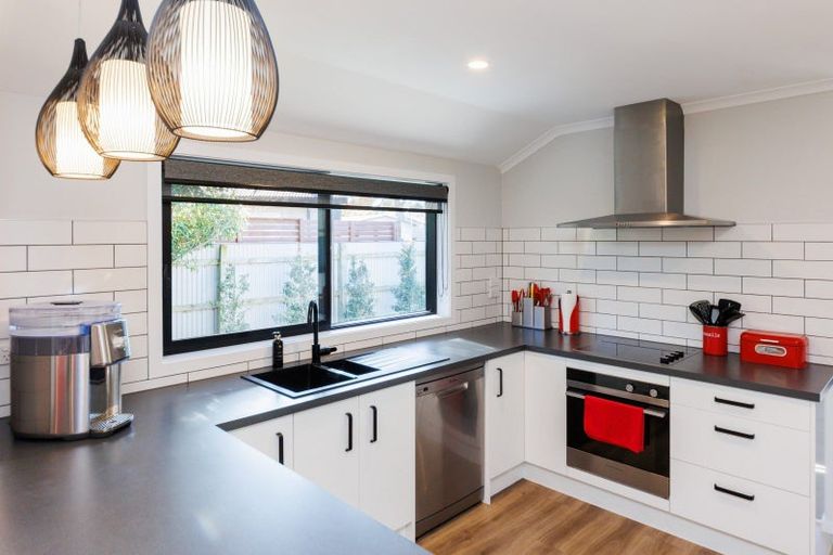 Photo of property in 26 Kimberley Grove, Westbrook, Palmerston North, 4412