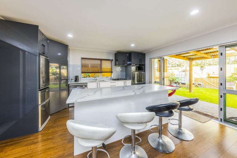 Photo of property in 38 Maypark Crescent, Flat Bush, Auckland, 2016