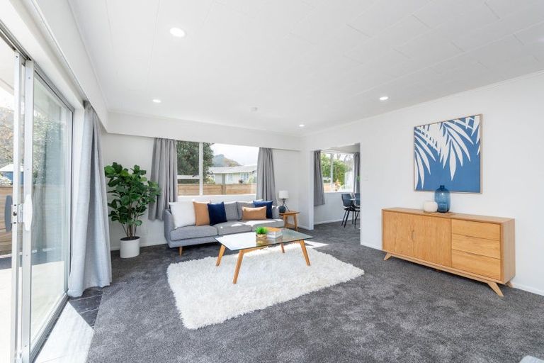 Photo of property in 71 Pasadena Crescent, Totara Park, Upper Hutt, 5018